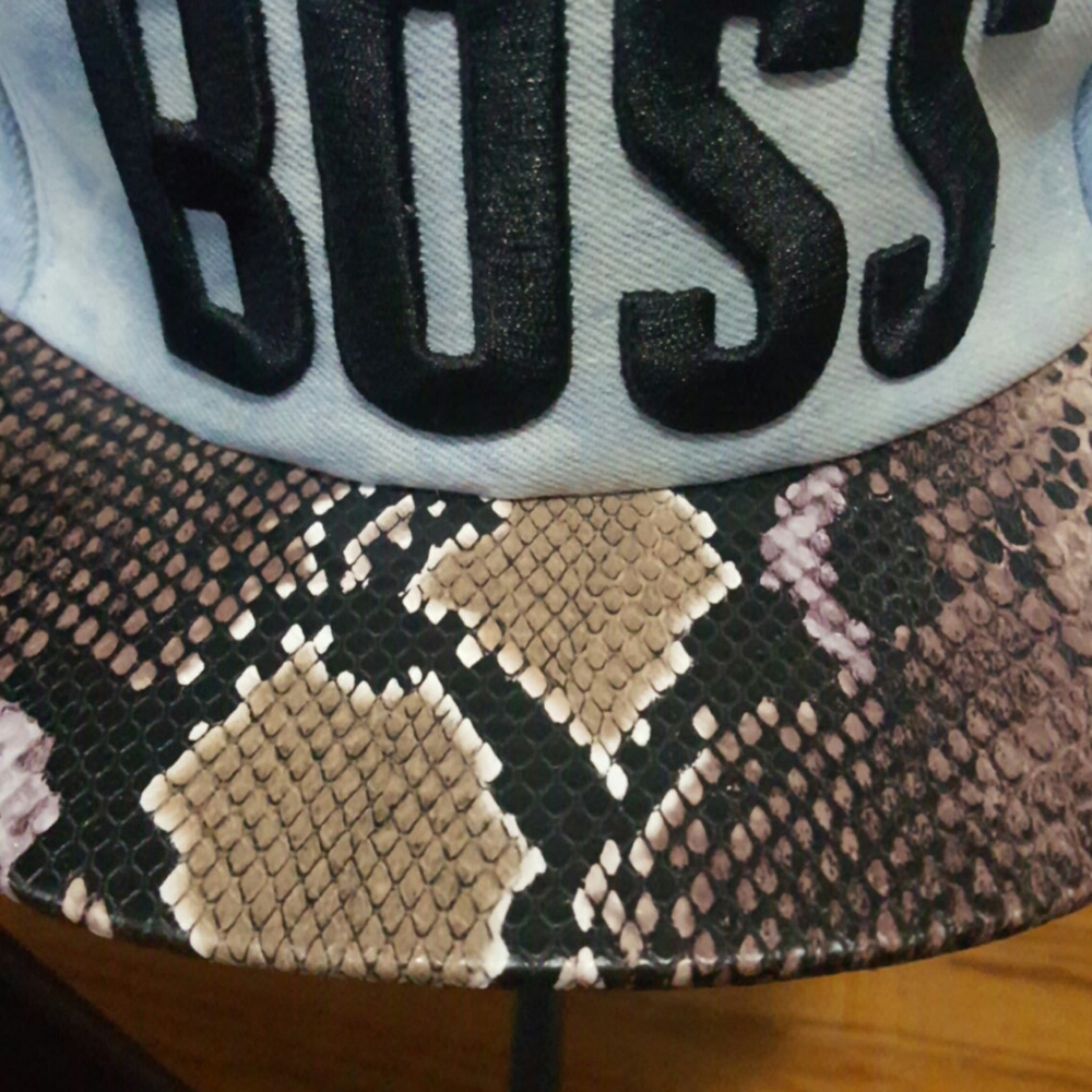 Boss SnapBack Cap - Picture 3 of 4